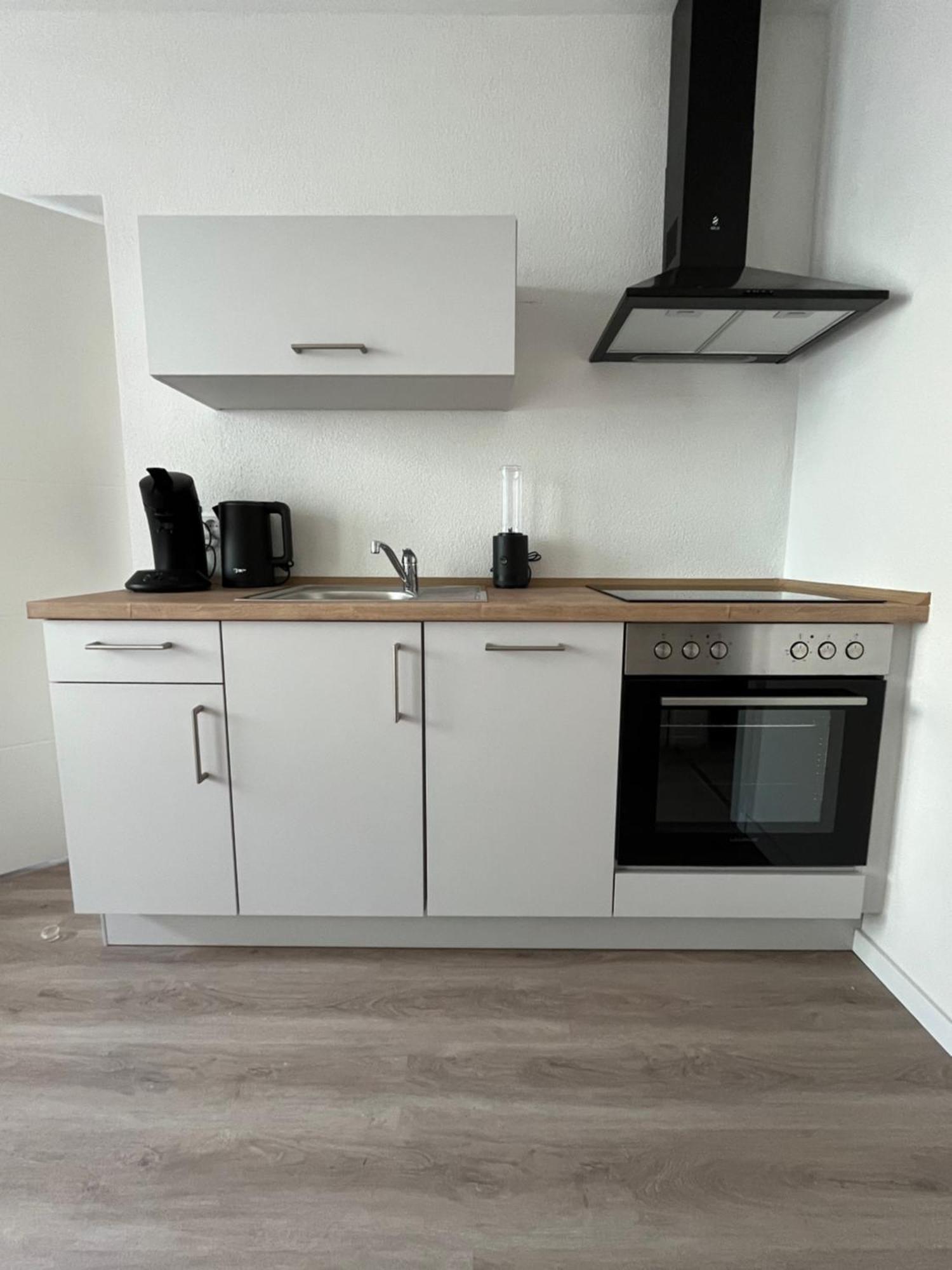 Black Forest City Apartment Mit Kostenlosem Parkplatz Freiburg im Breisgau Exterior foto