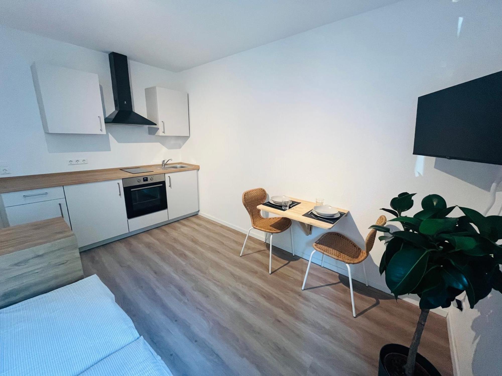 Black Forest City Apartment Mit Kostenlosem Parkplatz Freiburg im Breisgau Exterior foto